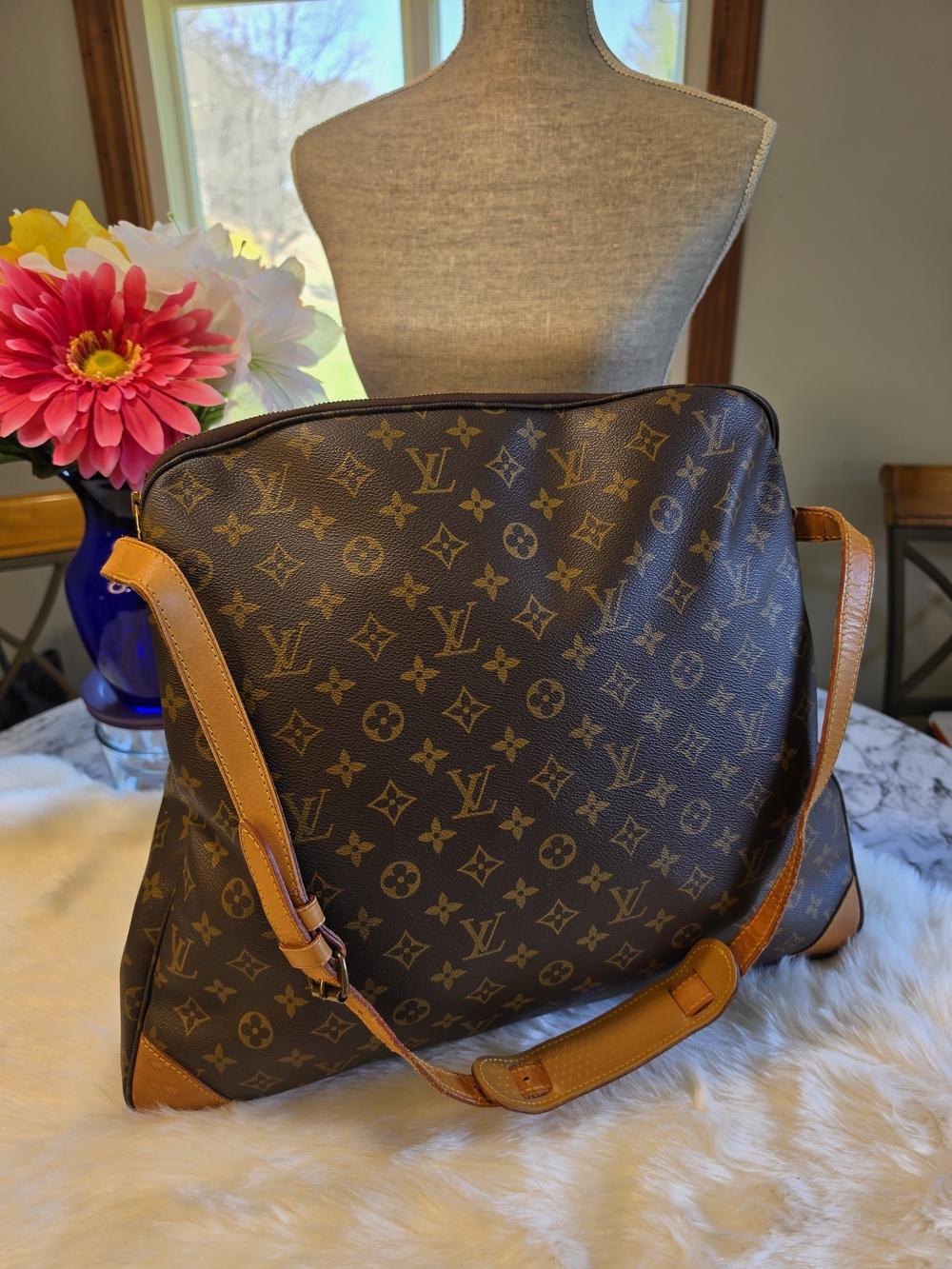 Louis Vuitton Monogram XL Travel Tote/weekender - Picture 9 of 14